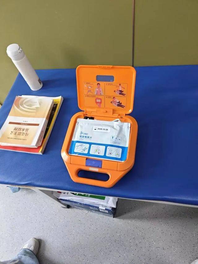 皇冠登3管理出租_江西一高校21岁男生宿舍玩手游晕倒猝死皇冠登3管理出租，家属质疑校方急救措施不到位，校方回应