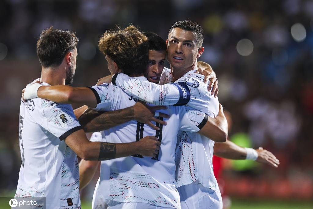 奥列格.普里霍德科(乌克兰) vs 卢卡斯纽迈耶(奥地利)_世预赛-C罗双响+世界波菲利克斯2球 葡萄牙5-0迎开门红