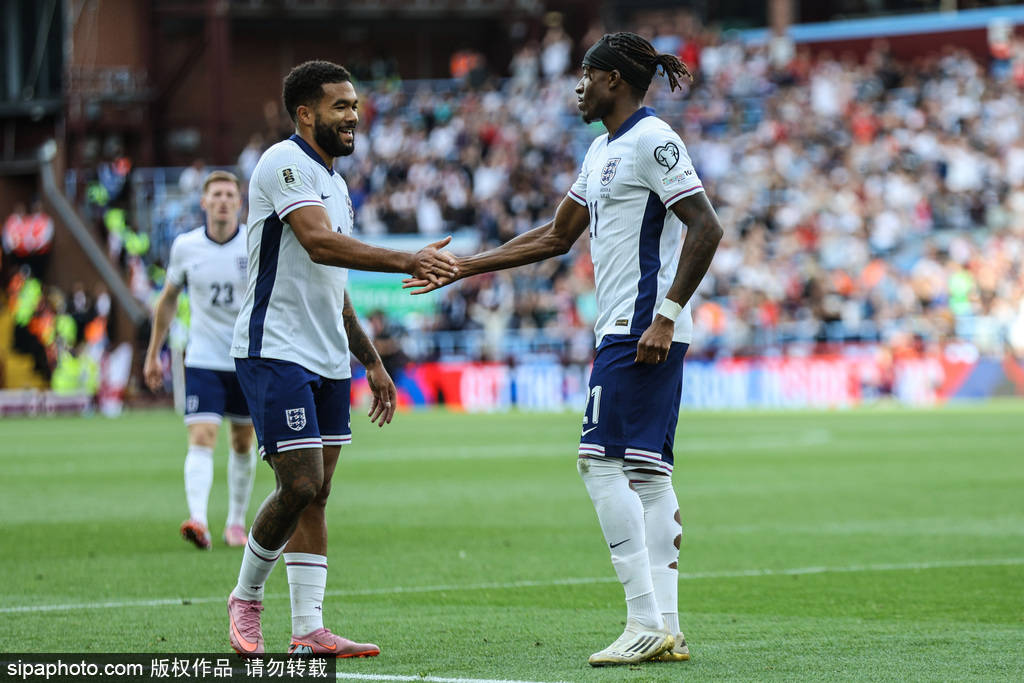 冰岛vs斯洛文尼亚_观战台：英格兰争5连胜 C罗冲纪录+梅西或迎世预赛最后一舞