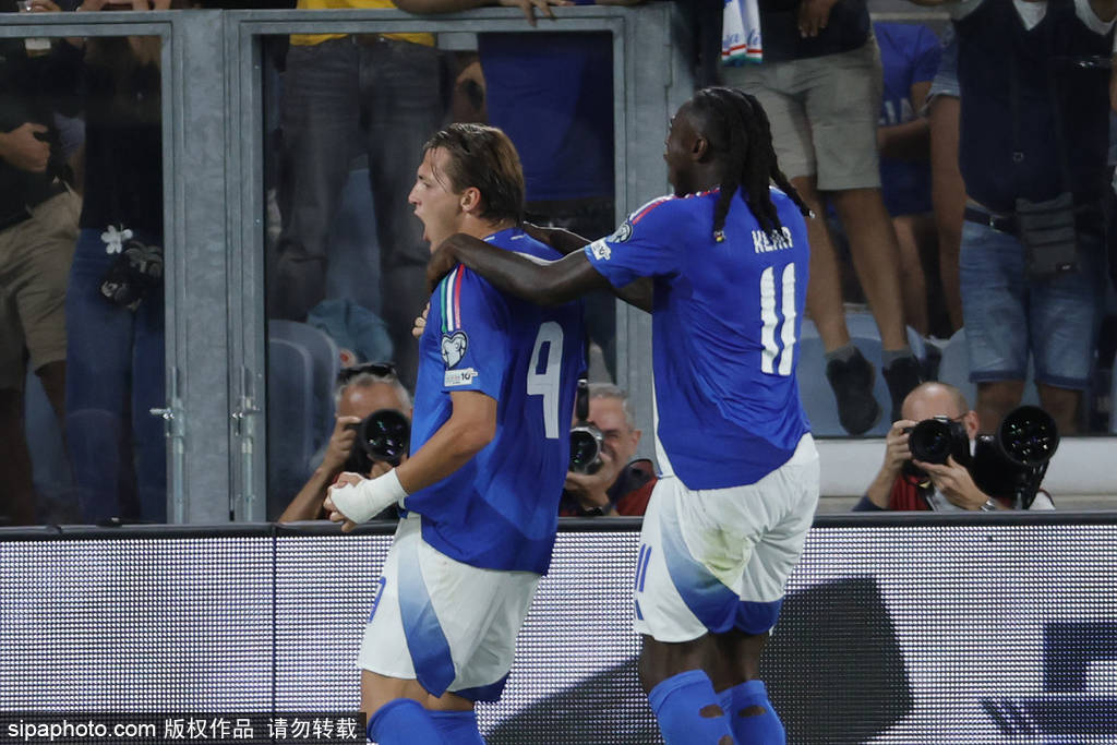 冰岛vs斯洛文尼亚_观战台：英格兰争5连胜 C罗冲纪录+梅西或迎世预赛最后一舞