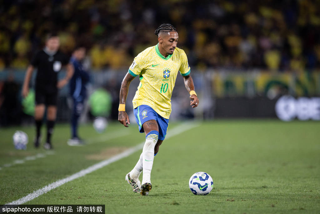 冰岛vs斯洛文尼亚_观战台：英格兰争5连胜 C罗冲纪录+梅西或迎世预赛最后一舞