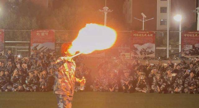 牙买加 vs 千里达及多巴哥_兰州大学军训期间大一女生表演川剧吐火牙买加 vs 千里达及多巴哥，校方：学生来自东北，因个人爱好自学