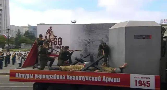 皇冠信用网会员开户申请_离谱皇冠信用网会员开户申请！俄罗斯把日本雇佣兵俘虏关笼子里游街示众？和中国有关系？