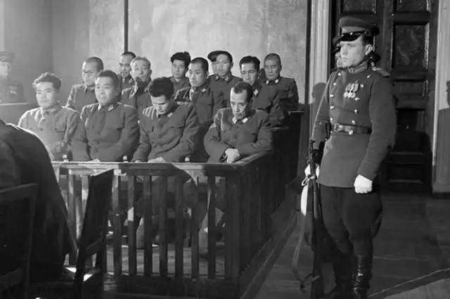 皇冠信用网会员开户申请_离谱皇冠信用网会员开户申请！俄罗斯把日本雇佣兵俘虏关笼子里游街示众？和中国有关系？