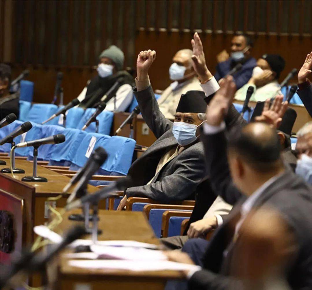 皇冠信用網出租足球_尼泊尔上演的动乱更像“颜色革命”皇冠信用網出租足球，由境外势力策划试图更迭政权