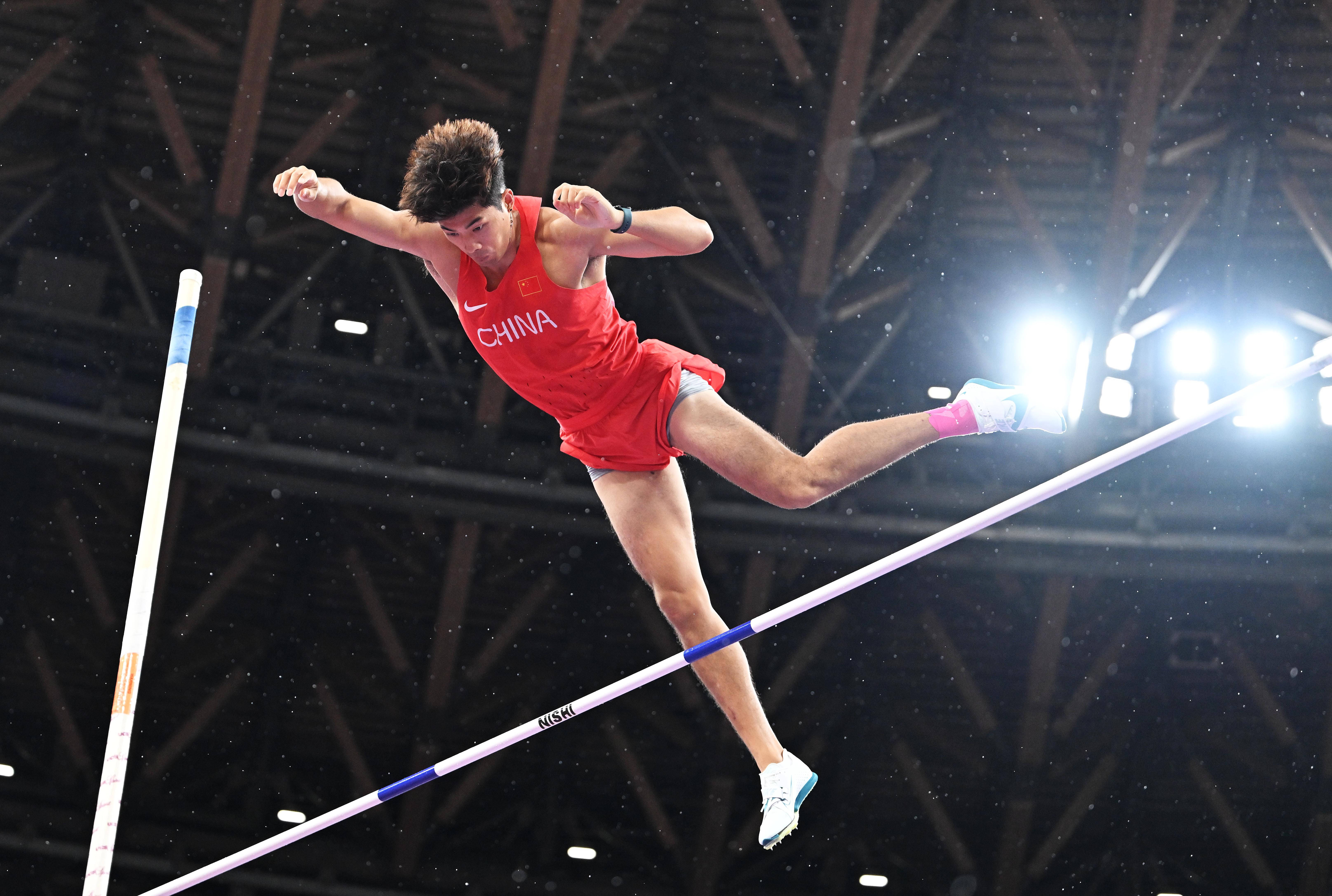 西班牙甲组联赛_（田径世锦赛）男子撑杆跳高资格赛赛况