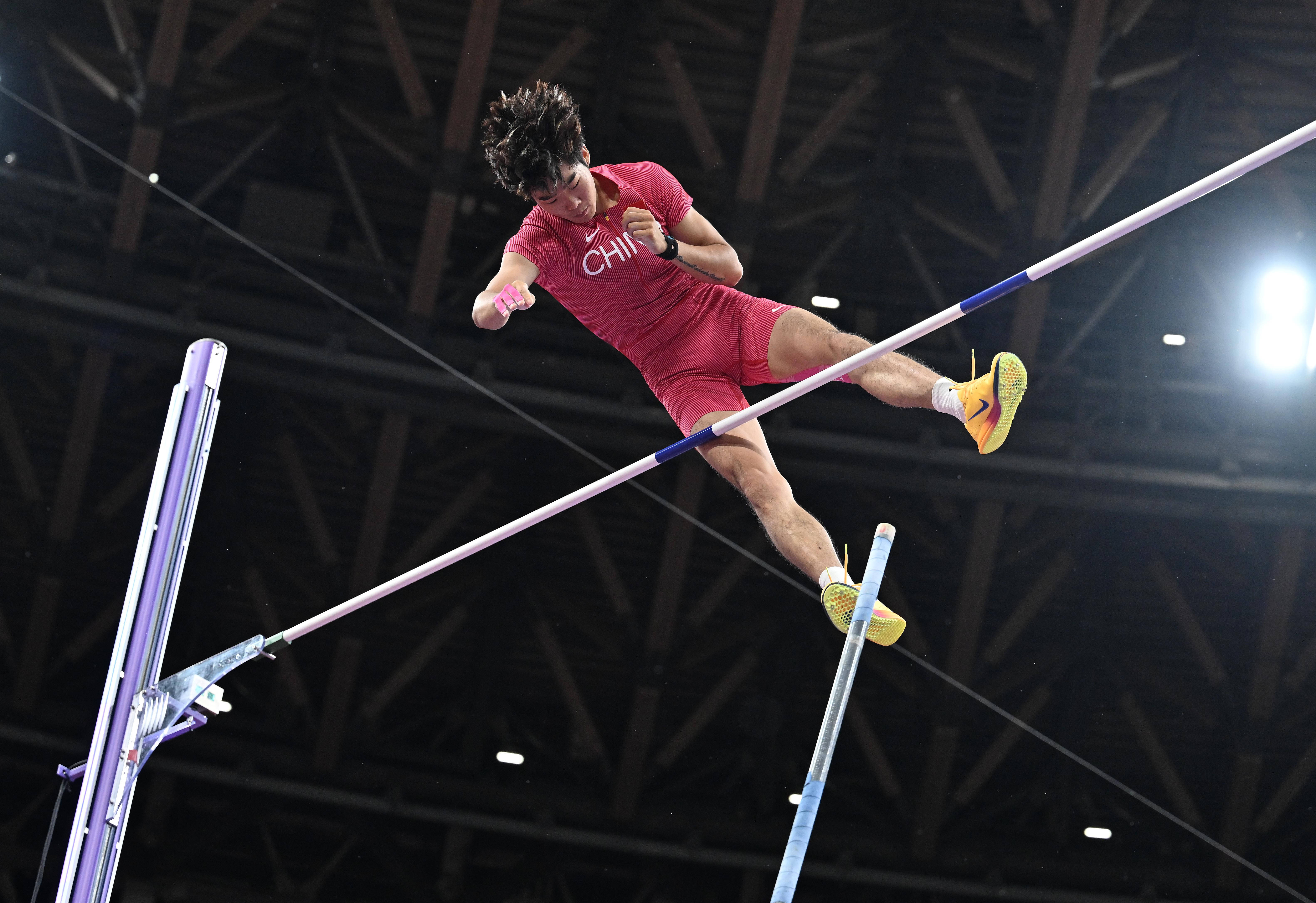 西班牙甲组联赛_（田径世锦赛）男子撑杆跳高资格赛赛况
