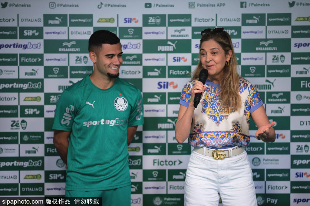 皇冠注册平台_阿莫林帅位危？曼联下轮迎战切尔西皇冠注册平台，开赛1胜1平2负4分排名第14