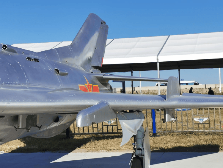 皇冠足球_多图！歼-6无人机首次公开皇冠足球，可作为攻击机