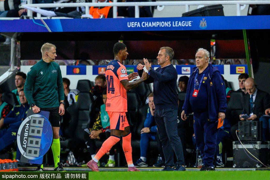 皇冠信用网代理流程_巴萨3比0大胜赫塔菲：费兰·托雷斯上演‘鲨鱼’级表演