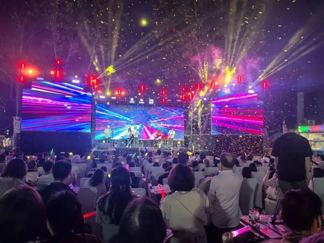 皇冠足球平台代理_2025丰台·学子回家 | “洋学子”邂逅丰台“烟火气”皇冠足球平台代理！丰台群众音乐盛典暨学子回家圆梦音乐会激活城市青春活力——