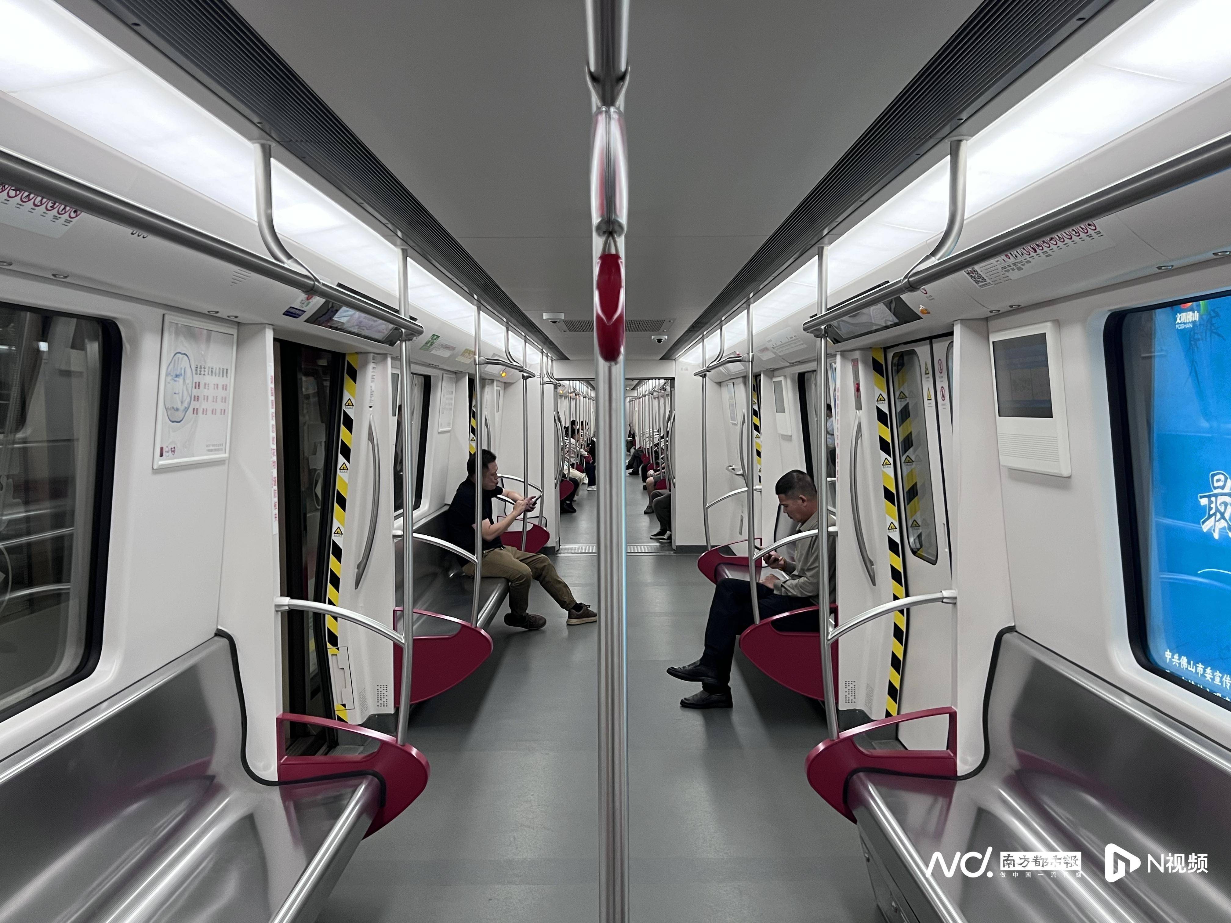 皇冠信用網出租足球_佛山官宣解除“五停”后两小时内皇冠信用網出租足球，我们在街头看见