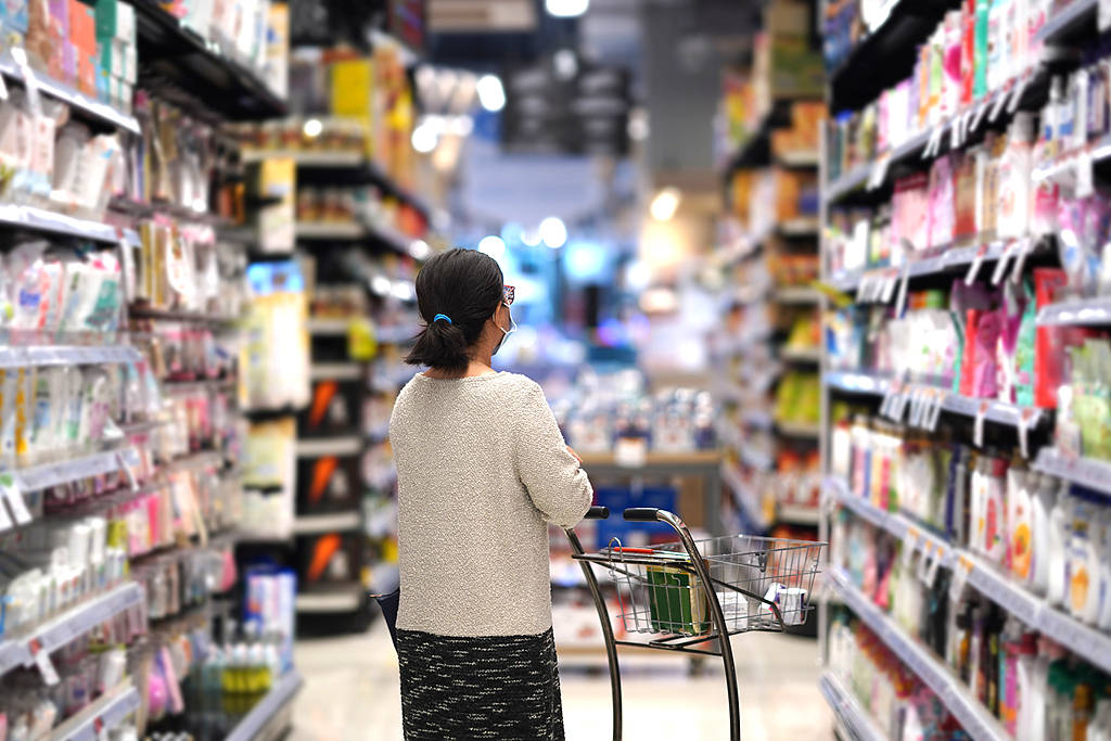 信用网如何申请_晚9点的“穷鬼超市” 挤满江浙沪上班族