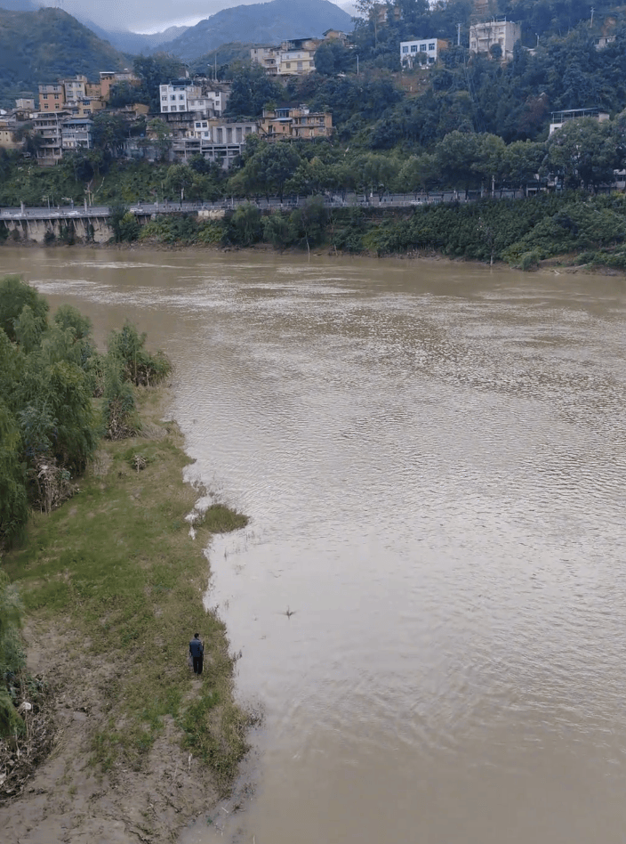 皇冠登3管理出租_陕西一新郎婚礼前跳河皇冠登3管理出租，酒店称确有一场婚礼临时取消