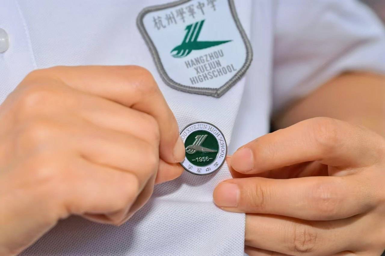 皇冠2登录welcome_那个让老师骄傲的“调皮”班级！30年同学聚会皇冠2登录welcome，还伴有一封来自贵州的感谢信