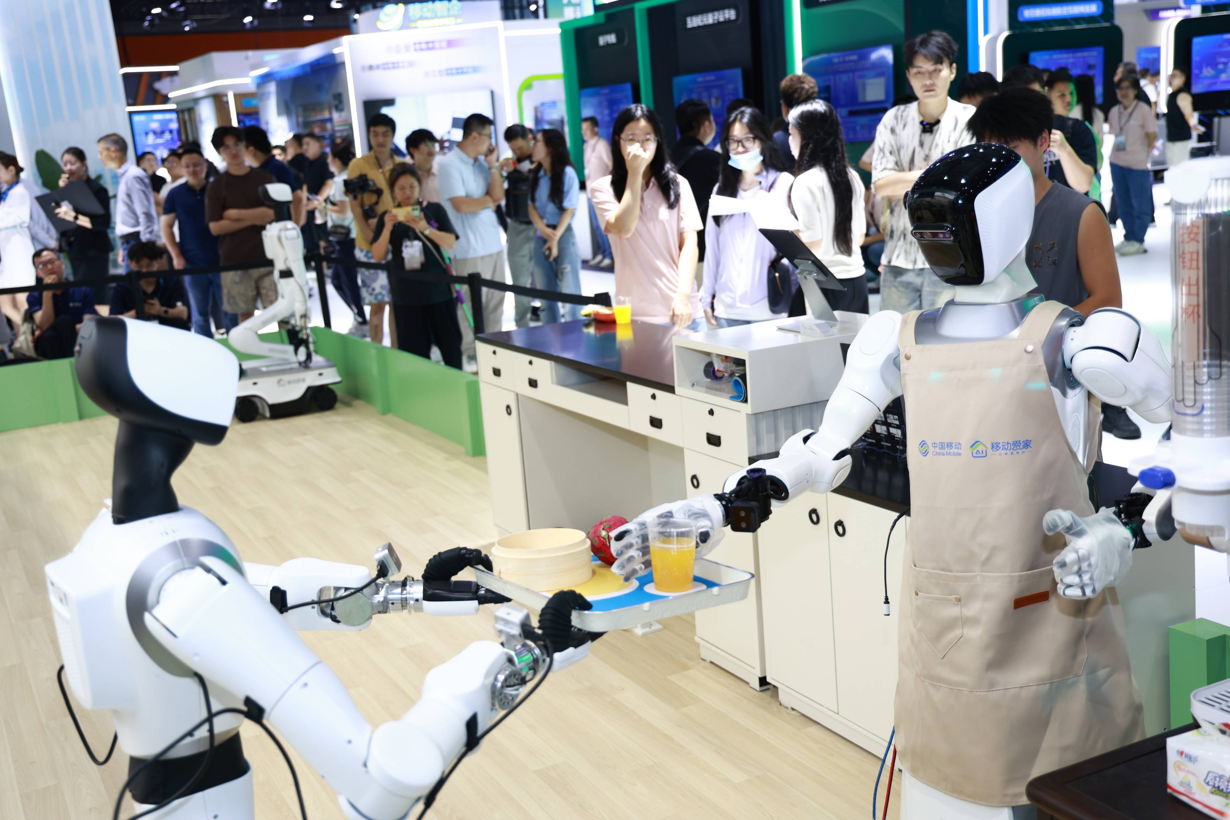 皇冠信用盘出租_移路有AI｜看点十足皇冠信用盘出租！2025中国移动全球合作伙伴大会变身“AI嘉年华”