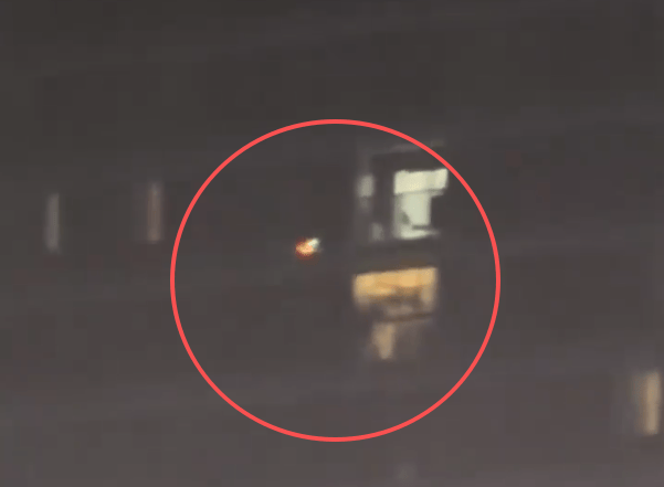 皇冠信用网_浙江女子洗完澡一抬头皇冠信用网，发现窗外竟停着一架无人机，整个人都懵掉了！怀疑被偷拍，连忙报警！