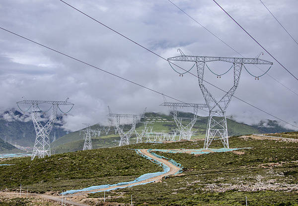 信用网如何申请_美媒：中国有42条特高压输电线路信用网如何申请，每一条的输电能力都远超美国