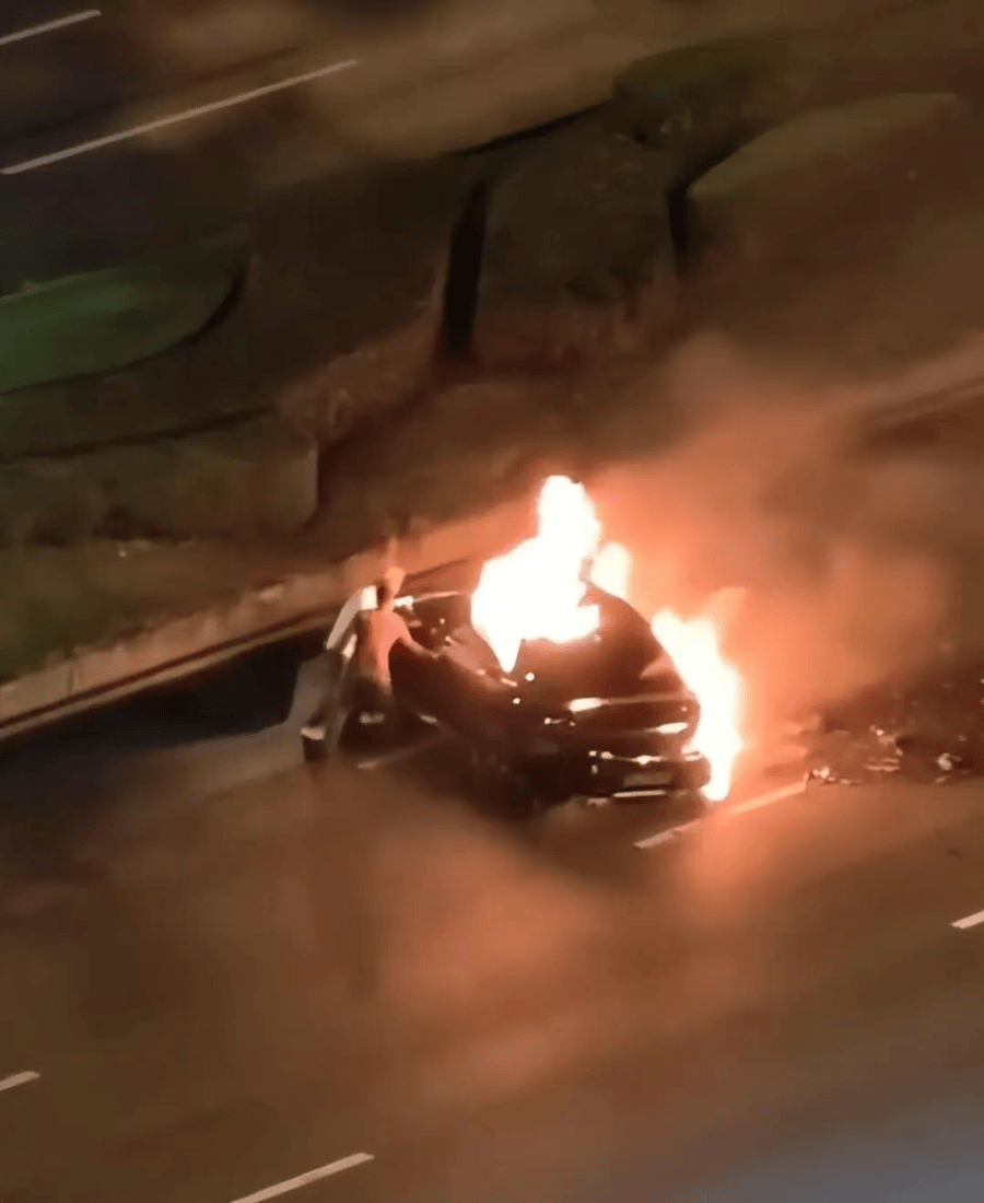 皇冠信用网代理注册_最新！成都SU7碰撞后燃烧司机死亡皇冠信用网代理注册，小米股价暴跌超8%！客服最新回应