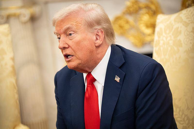 皇冠体育App下载_俄美总统电话会谈结束皇冠体育App下载，特朗普称将与普京在布达佩斯会面