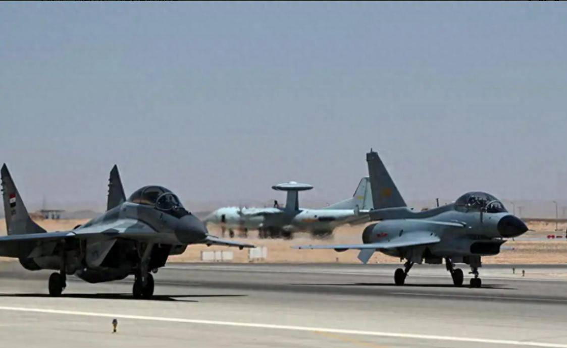 皇冠信用网如何申请_中国歼-10C机群飞越红海皇冠信用网如何申请，西方雷达竟毫无反应！印尼马上宣布采购42架