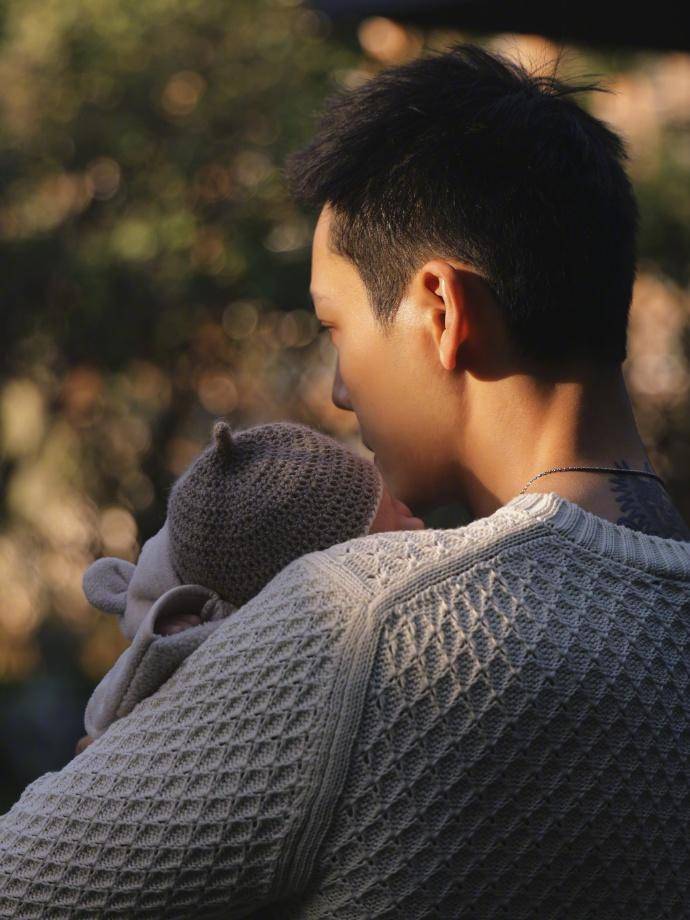 皇冠足球平台申请_陈伟霆官宣生子皇冠足球平台申请，王晶：他花了很长时间才红的