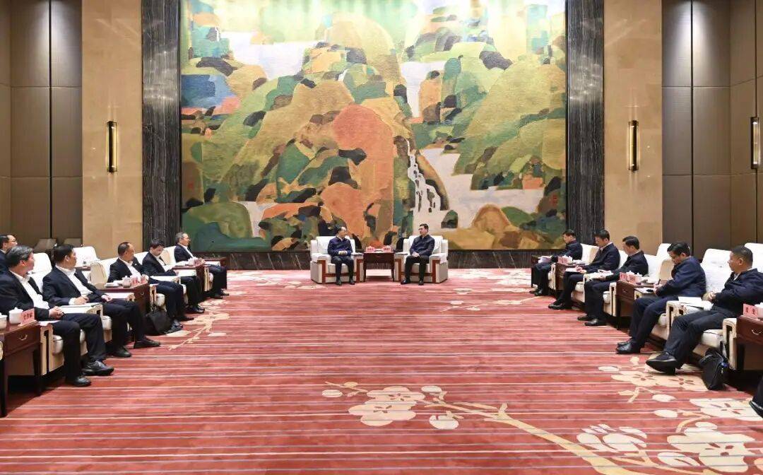 世界杯信用网_孙永才与湖北省委常委、武汉市委书记、市长盛阅春座谈