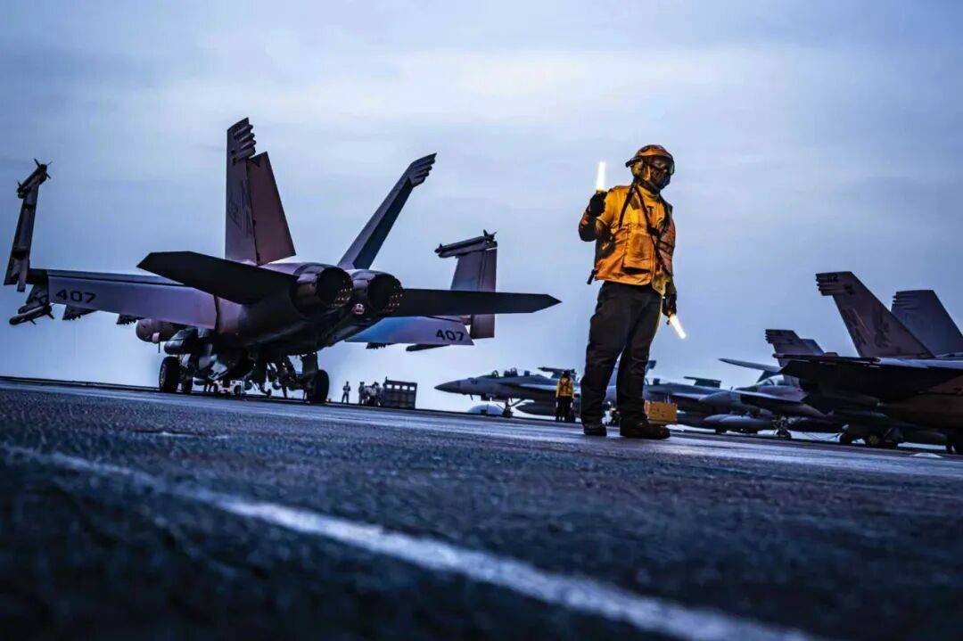 皇冠信用盘如何注册_美海军在南海连摔两架飞机皇冠信用盘如何注册，因电磁攻击？中国军号发文