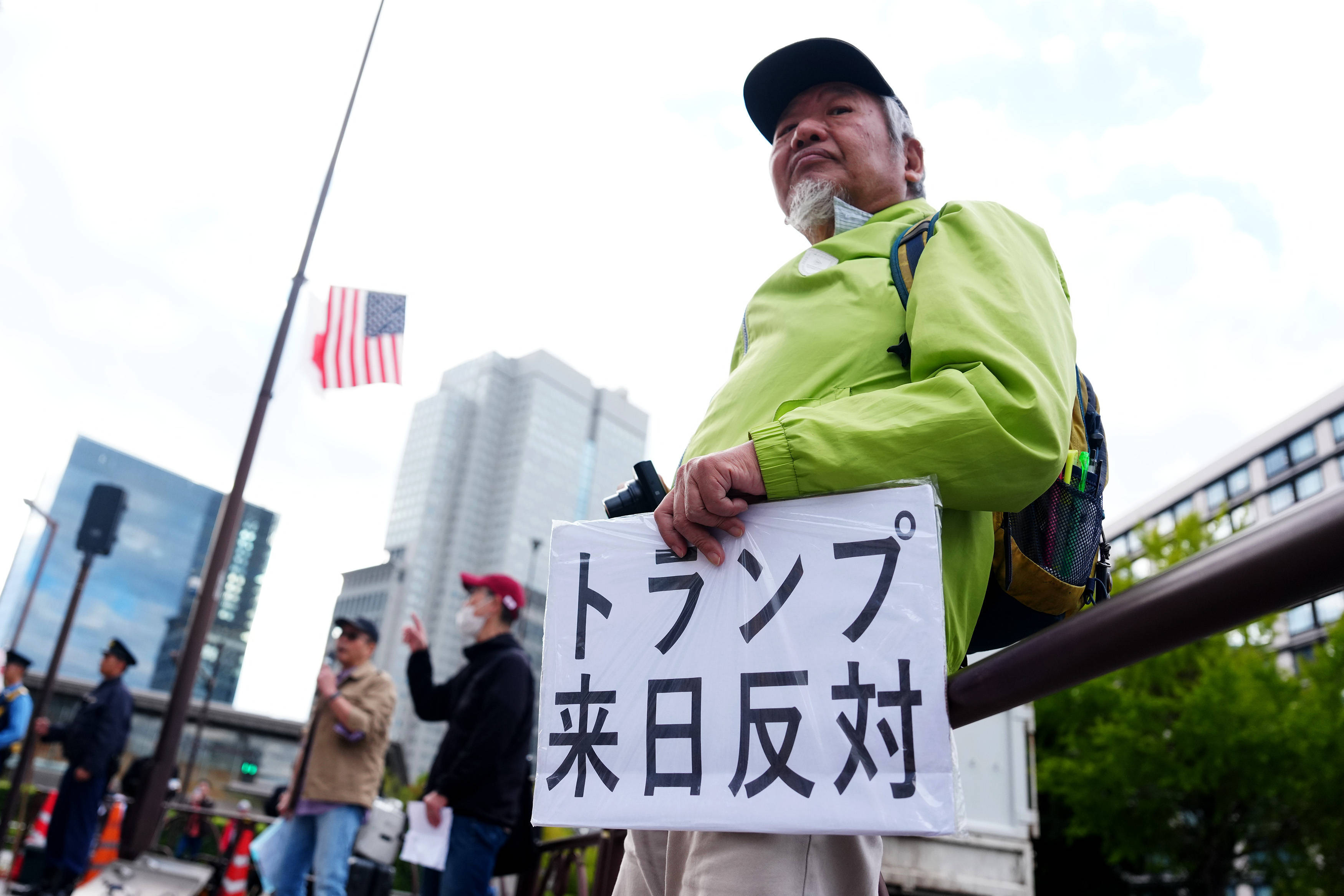 皇冠信用网会员怎么开通_日本民众连日抗议日美首脑会谈