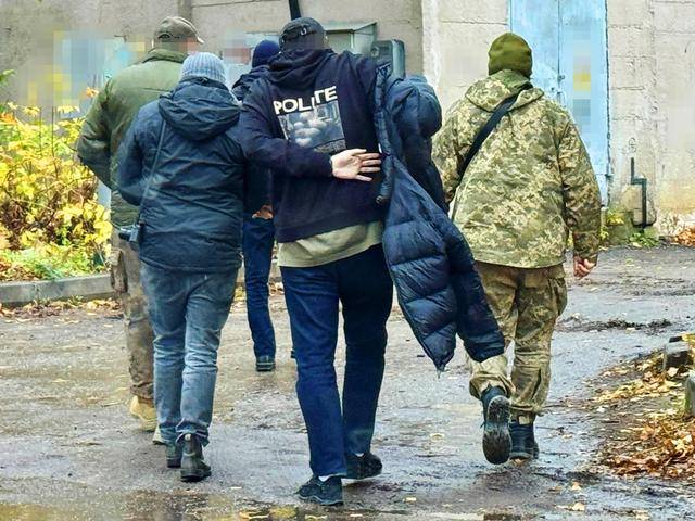 皇冠足球平台代理_英国记者：在乌克兰采访时皇冠足球平台代理，同事被带走“强制”入伍