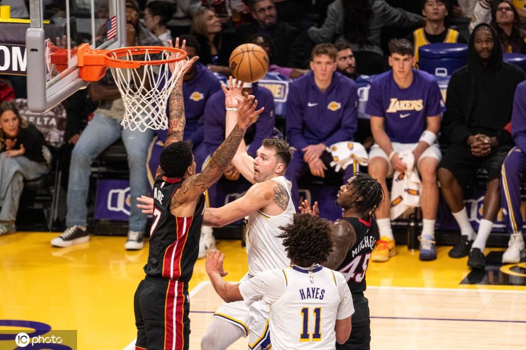 世界杯平台盘口_东契奇三双里夫斯26+11 湖人浇灭热火喜迎3连胜