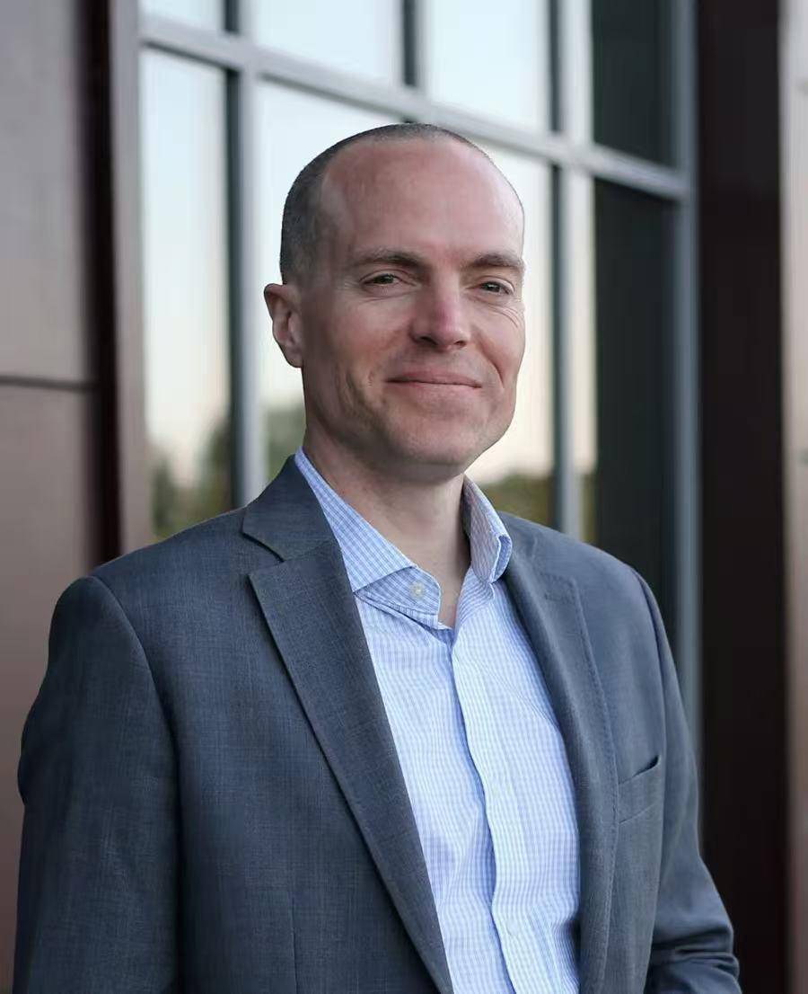 亚特兰大老鹰 vs 奥兰多魔术_美籍校长与儿子老挝度假亚特兰大老鹰 vs 奥兰多魔术，遭5厘米长“杀人蜂”袭击，全身被蜇100多处双双殒命