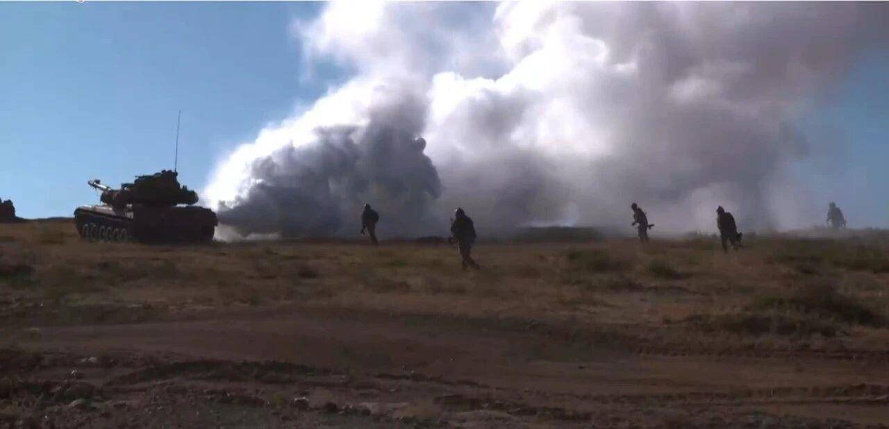 首尔叁星迅雷 vs 安阳正官庄 RB_大场面！机器狗、无人机开路首尔叁星迅雷 vs 安阳正官庄 RB，实兵对抗演练画面公布