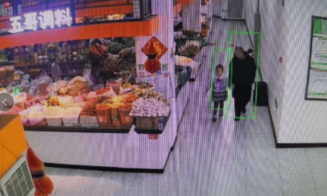 皇冠信用盘出租代理_事发大连一市场皇冠信用盘出租代理，陌生男子领走6岁女孩，视频引发网友热议，调查后发现系误会