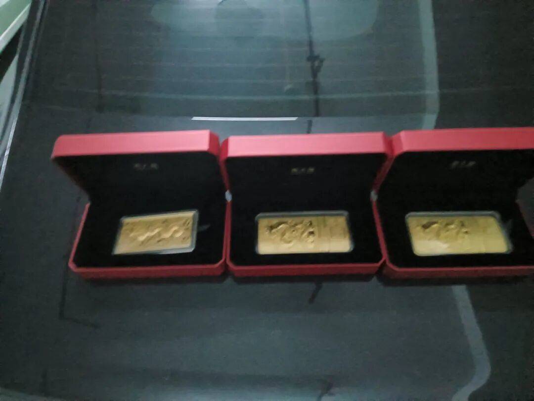 2022年世界杯盘口_股市套现170万元后2022年世界杯盘口，杭州男子豪购300克金条！老板当场报警……