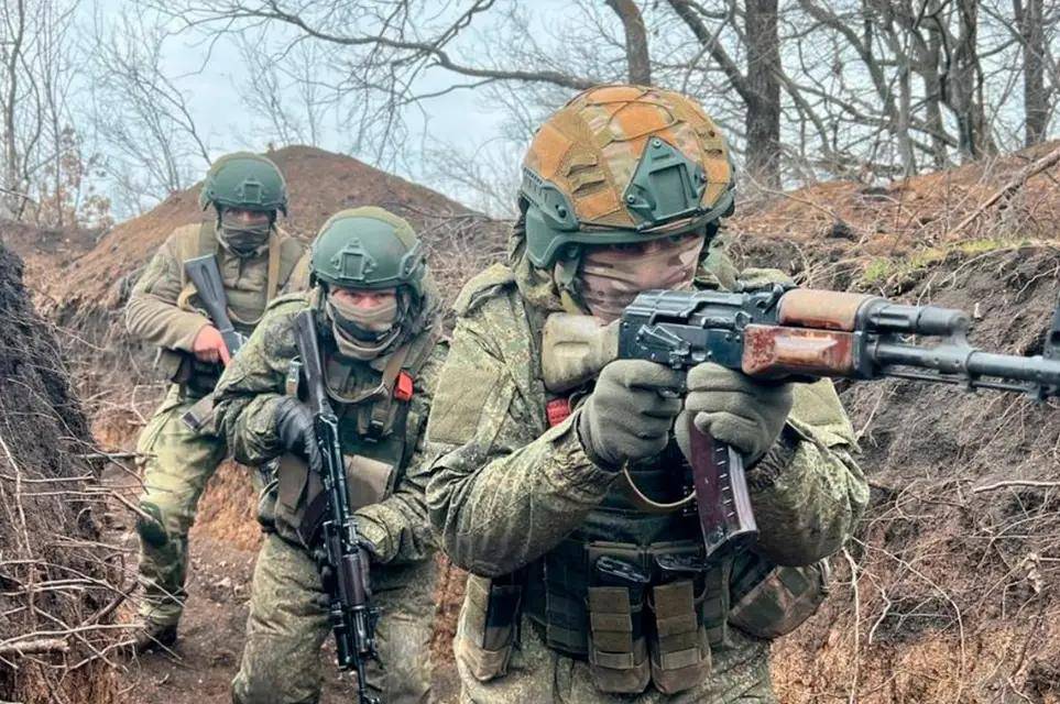 皇冠信用盘在线申请_俄军中计了？六支乌军特种兵小队突然杀出皇冠信用盘在线申请，在红军城中心升旗示威