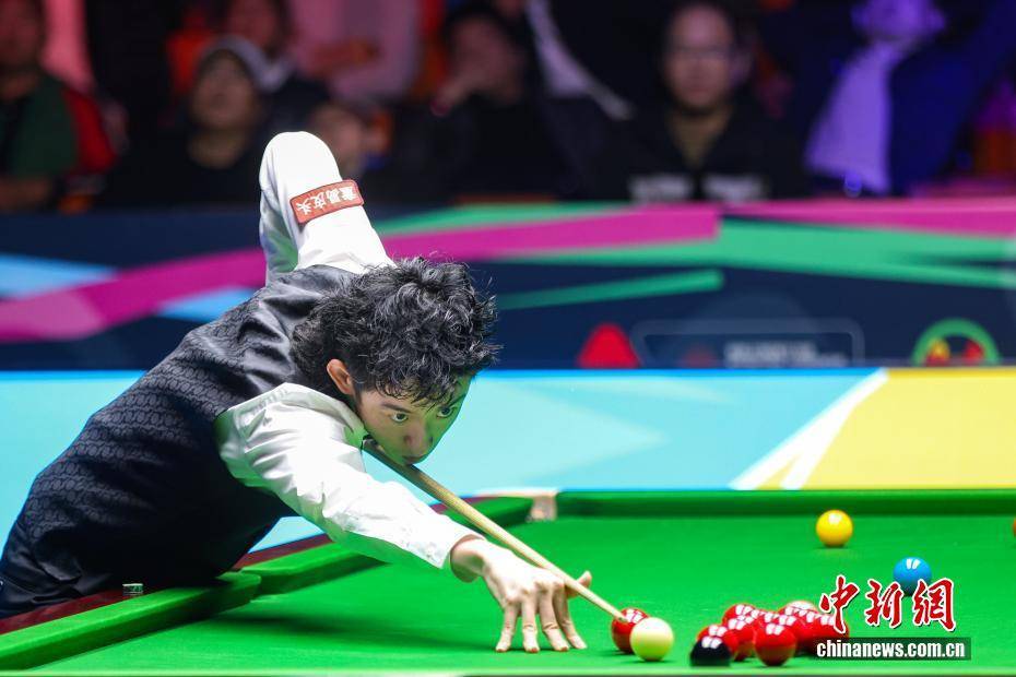 皇冠信用盘哪里申请_中国小将吴宜泽夺得2025世界斯诺克巡回赛国际锦标赛冠军
