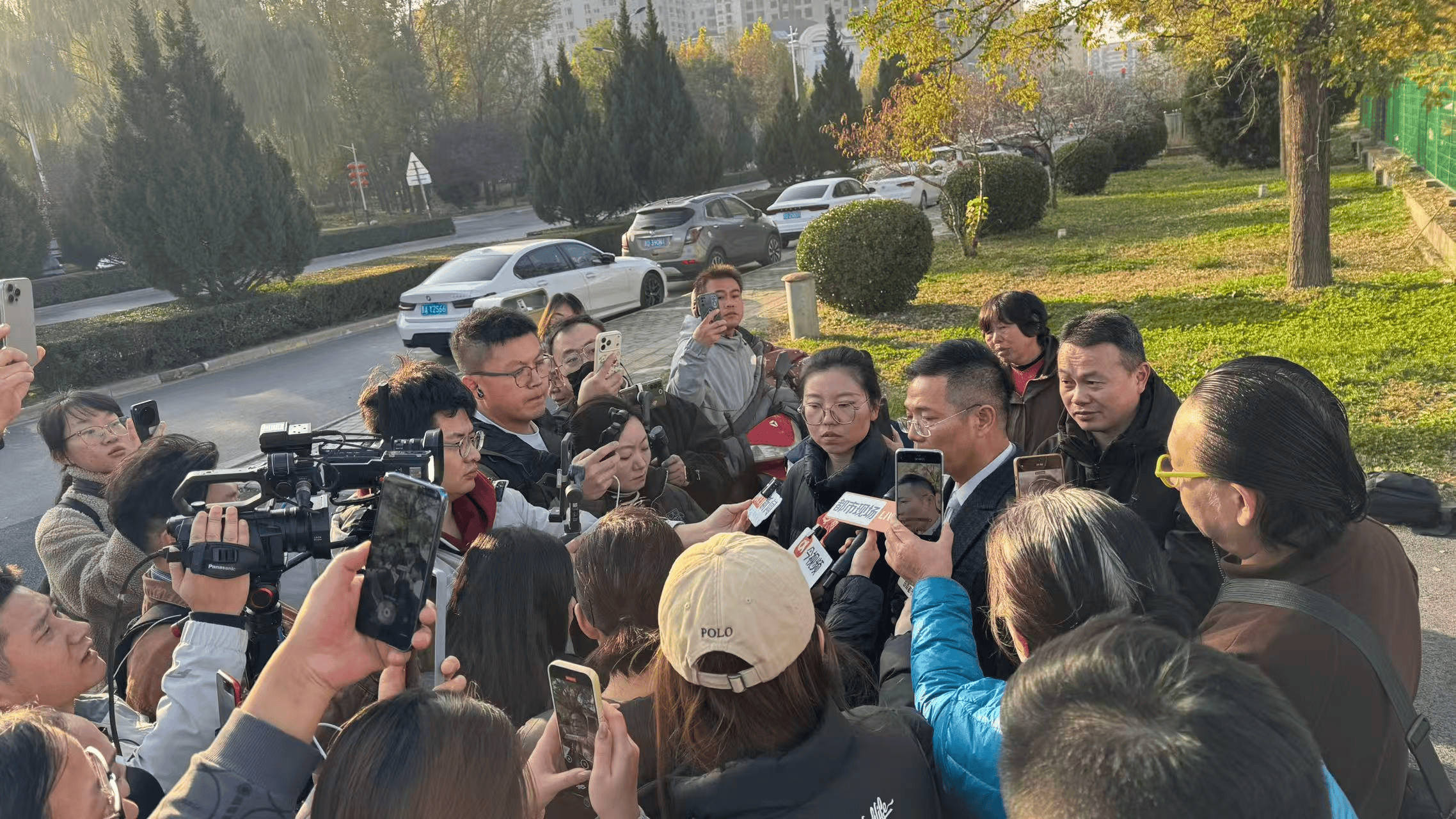 皇冠信用账号申请_长治男子摔死咬人狗后“反杀”入侵住宅的狗主人案今开庭皇冠信用账号申请，律师将作无罪辩护