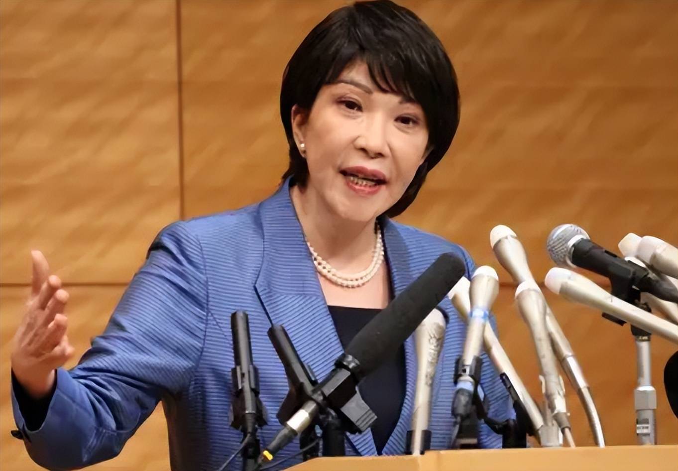 皇冠信用网如何注册_高市为出兵台海铺路皇冠信用网如何注册，支持率飙到82%，话音刚落，解放军进逼日本