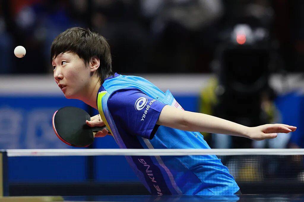 世界杯皇冠平台_向着卫冕前进！王曼昱战胜陈梦世界杯皇冠平台，闯入全运会乒乓球女单决赛