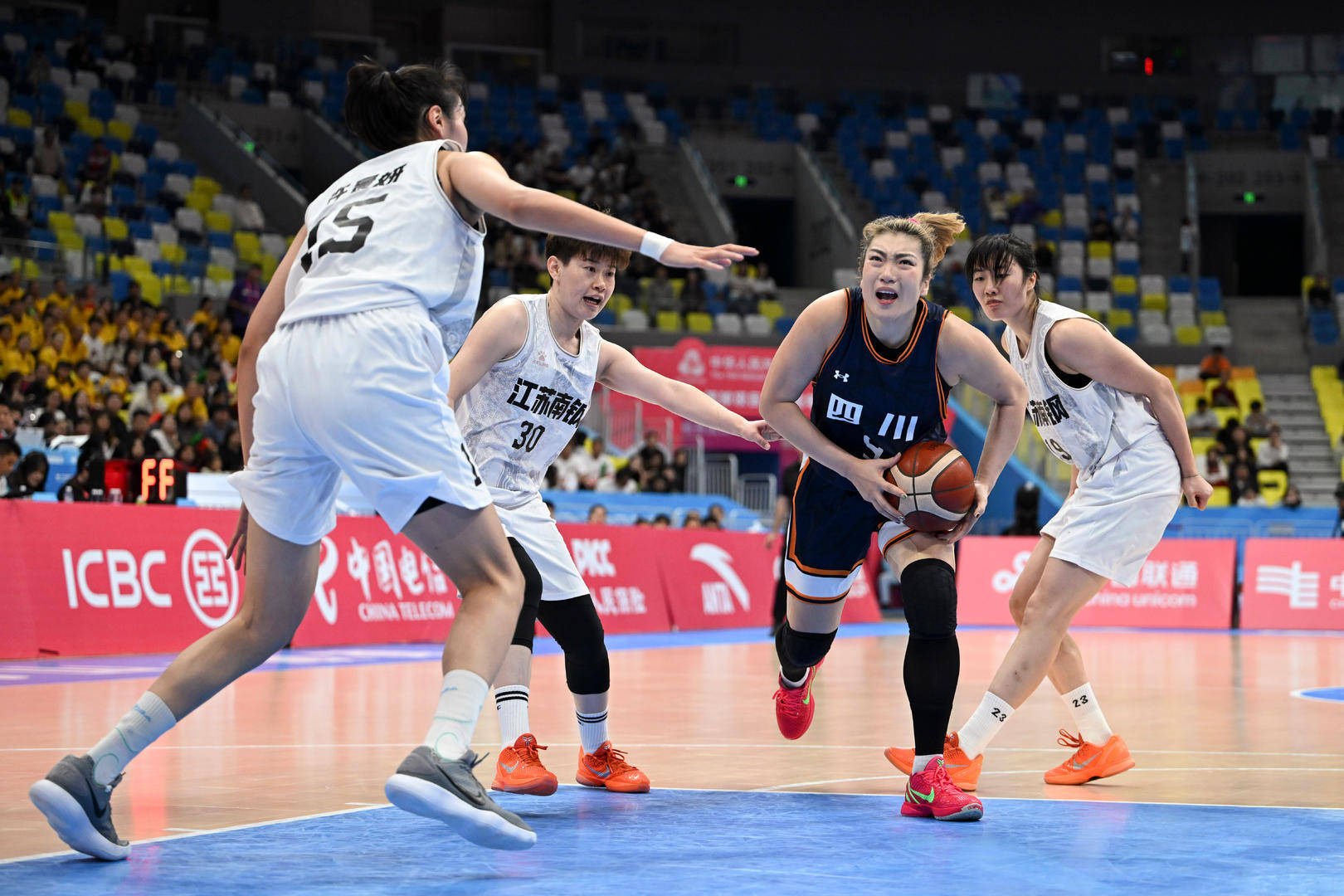 世界杯皇冠代理平台_“梦之队”四川女篮遗憾失金世界杯皇冠代理平台，冠军广东队感谢强大的对手成就自己