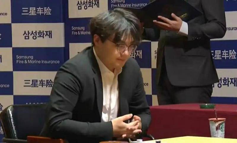 买球的正规网站_三星杯｜“00后”廖元赫首夺世界冠军 AI辅助训练功不可没