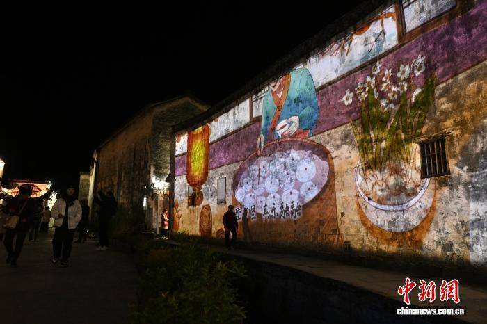 皇冠信用盘开户_海外华媒安徽解锁古村新韵：世界文化遗产遇见光影科技