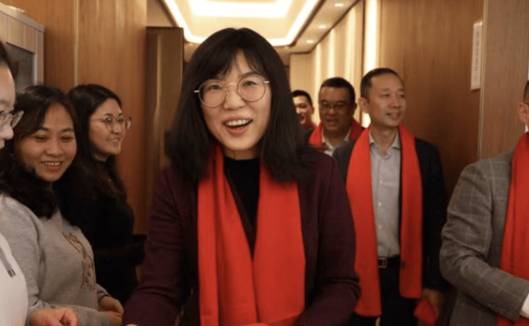 皇冠hga030_从建行辞职后到房企成女副总皇冠hga030，拿“安家费”等财物超4000万，被判14年