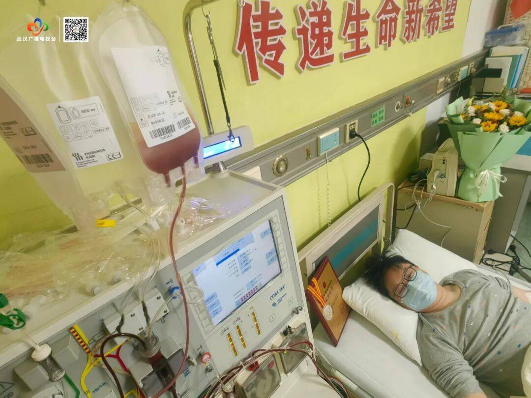 皇冠信用网登_今天皇冠信用网登，25岁武汉小伙与5岁陌生女孩千里“结缘”！