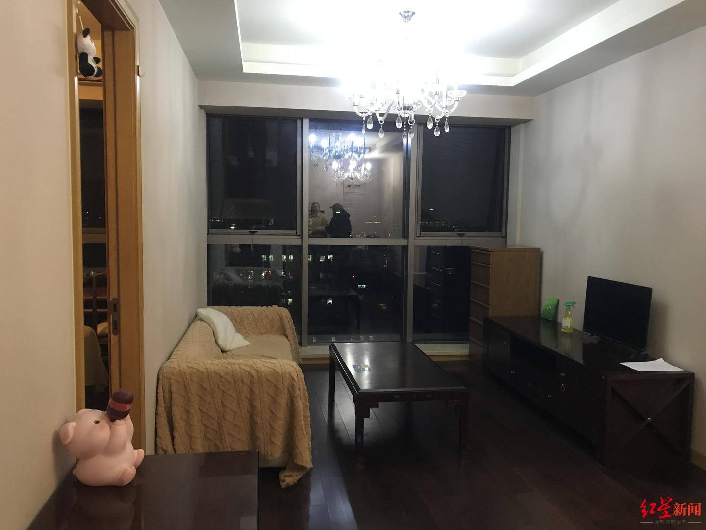 皇冠信用在线申请_男子卖房发现公寓被注册10家公司皇冠信用在线申请，最早的登记在8年前 市监部门联系企业尽快迁走