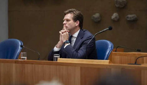 华盛顿奇才 vs 密尔洪基雄鹿_荷兰经济大臣还在自吹：没通知中美欧华盛顿奇才 vs 密尔洪基雄鹿，做得对