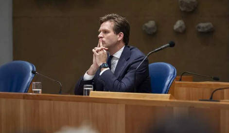 怎么开通皇冠信用网口_荷兰大臣承认：没想到中方真的叫停芯片出口怎么开通皇冠信用网口，措手不及