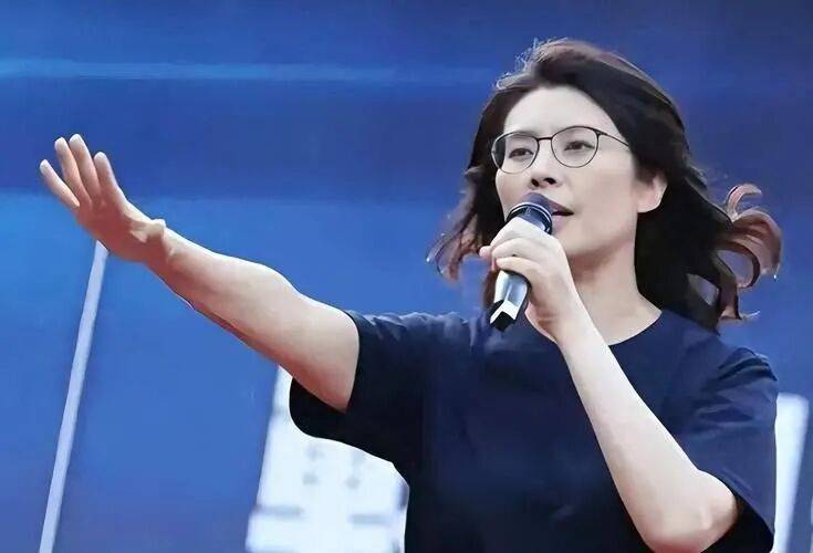 世界杯几年一次_与台湾重新“建交”？郑丽文警告世界杯几年一次，台湾一旦沦为战场，一切是空谈