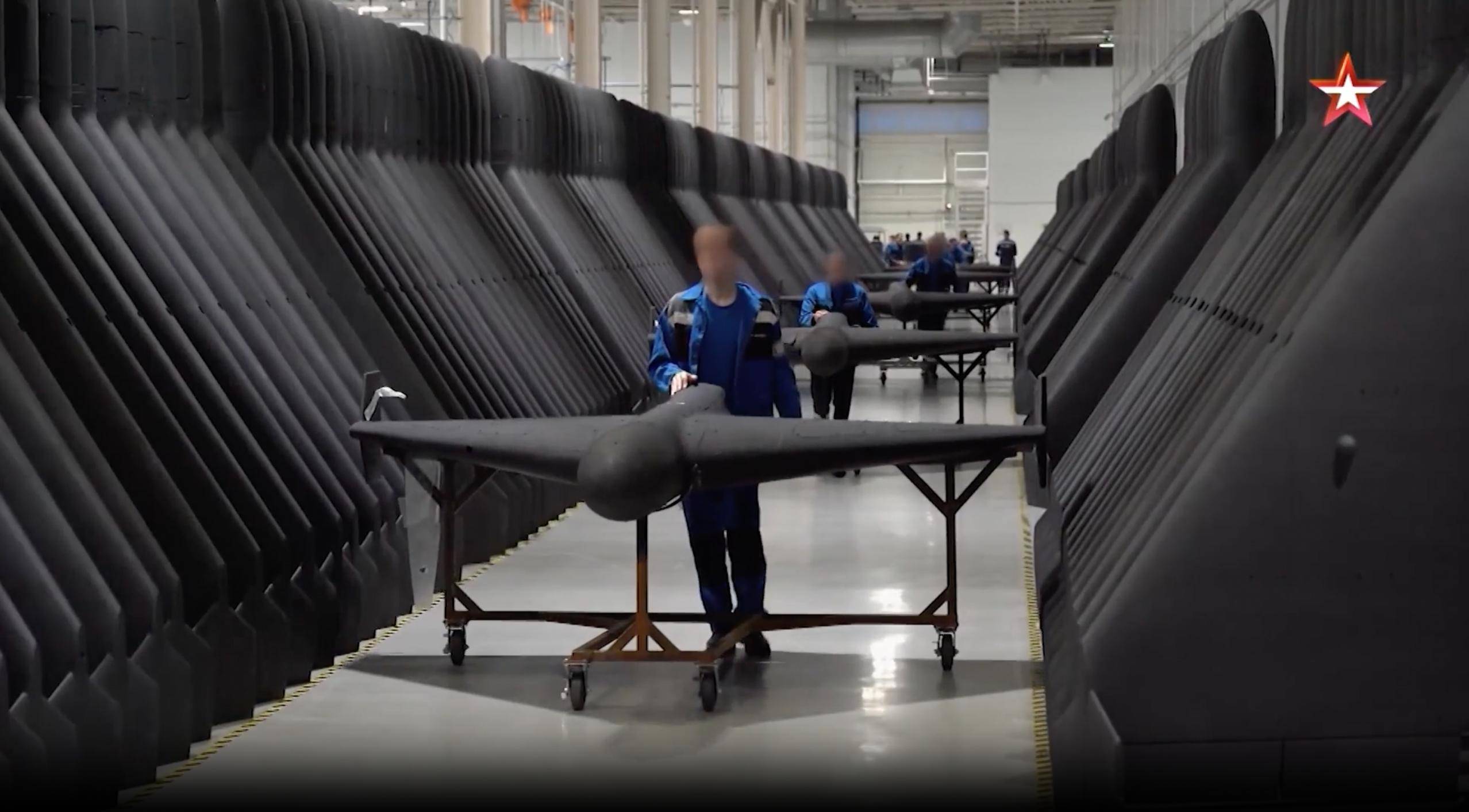 皇冠代理联系方式_乌克兰捅的窟窿实在太大了皇冠代理联系方式，俄连炸两周，还有导弹顶在北约脑门上